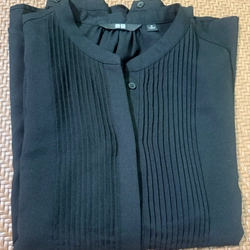 Sơ mi đen cổ trụ hạng UNIQLO 549919