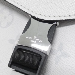 Túi đeo chéo Louis Vuitton Taiga Lama Flap Messenger M30411 - Hàng hiệu Authentic 802761
