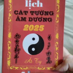 sách Lịch Âm Dương Cát Tường Năm Ất Tỵ 2025. 