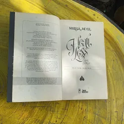 COMBO HOÀNG HẬU CƠ - MARISA MEYER 702049