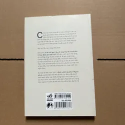 Bước chân chậm lại giữa thế gian vội vã 704054