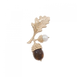 Brooch từ Mikimoto Giáng sinh từ thiện 2006