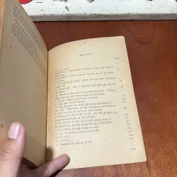 II Sách Tội Phạm: Tội Phạm Trong Luật Hình Sự Việt Nam - Nguyễn Ngọc Hoà - 1991 748213