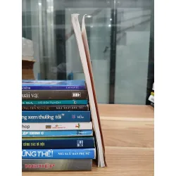Lắng nghe điều bình thường – Báo Tuổi Trẻ (NXB Trẻ) 560802