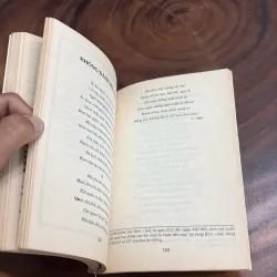 II Văn Thơ Đả Kích, Trào Phúng, Câu Đối: Vỏ Quýt Dày, Móng Tay Nhọn - Đặng Minh Phương 999187