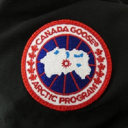 Áo khoác lông vũ CANADA GOOSE 636383