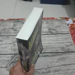 Hawking Hawking. Câu chuyện về một huyền thoại khoa học. Charles Seife. Dương Q. Văn dịch 674641