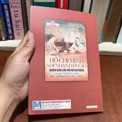 II Sách Lịch Sử: Hồ Chí Minh Với Nhân Dân Lào - 2005 800355