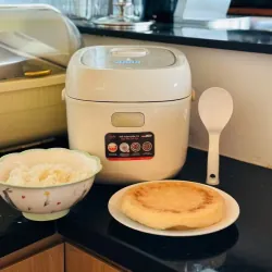 Nồi cơm điện lòng gốm cao cấp UNIE URC818P, Có chế độ cơm cháy độc đáo