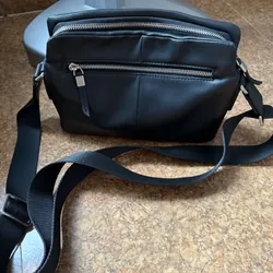 cần pass túi xách thời trang cho nam mới mua da thật 100% bao text  675075