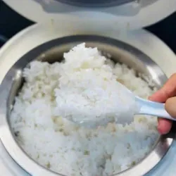 UNIE URC612 – Nồi cơm điện tử lòng nồi cao cấp mới 100% 723257