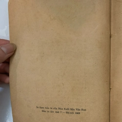 Tắt đèn sách cũ phiên bản 1976 có giá trị sưu tầm 464478