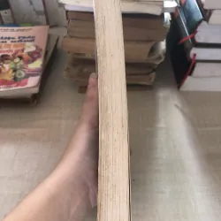 Bốn mươi năm nói láo 993516