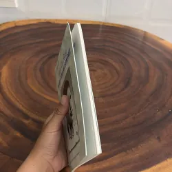 II Sách Lịch Sử: Truyền Thống Phan Thị Ràng, Người Con Gái Hòn Đất - 2012 1000935