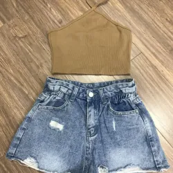 Quần đùi jeans,áo cổ yếm size S