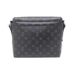 Túi đeo vai Louis Vuitton Monogram Eclipse District PM M45272 - Hàng hiệu Chính hãng 802914