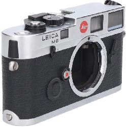 M6 Panda - Hàng hiệu Authentic 879481