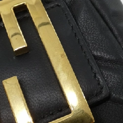 Túi đeo vai Fendi Baguette 8BR600 A72V 611652