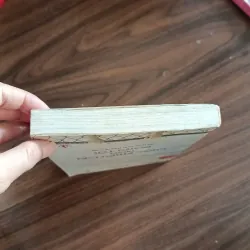 Cuộc phiêu lưu trong bóng tối 757479