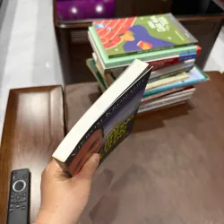 TAY KHÔNG GÂY DỰNG CƠ ĐỒ – Vikrom Kromadit- K3 1003707