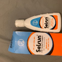 Dầu gội trị gàu và ngứa đầu Selsun 1014