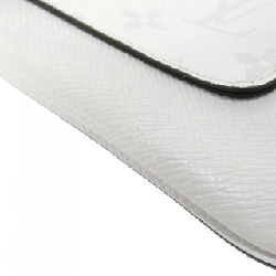 Túi đeo chéo Louis Vuitton Taiga Lama Flap Messenger M30411 611570