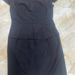 Váy body đen cổ đính hạt