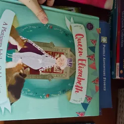 Queen Elizabeth cũ ( ngoại văn) 517832