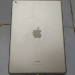 Bán iPad 2018 Wifi còn sử dụng rất tốt. 592853