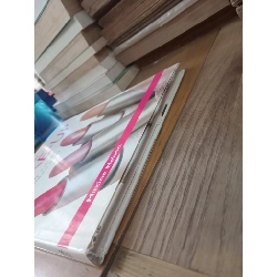 Make your own make-up - Maxine Nelson 1026892