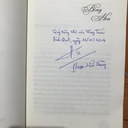 Tập truyện ngắn - Bóng Hoa - có chữ kí của tác giả - chỉ in 400 bản 713946