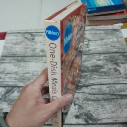 Phillsbury- One Dish Meals Cookbook- 300 Recipes for Casseroles, Skillet, Slow Cook meals 785346