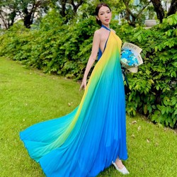 Đầm maxi loang màu dập ly cổ yếm xoắn