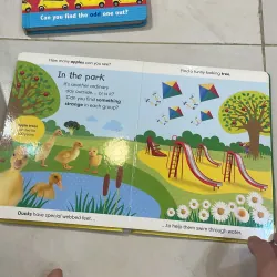 NGOẠI VĂN sách tiếng anh trẻ em nxb DK nổi tiếng : Spot the difference OUT AND ABOUT 1027812