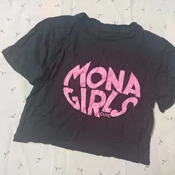 ÁO CROPTOP NỮ CHỮ IN - MÀU ĐEN