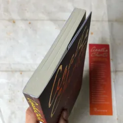 Cây Bách Buồn - Agatha Christie 783126