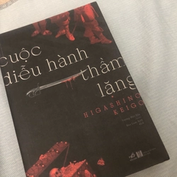 Cuộc diễu hành thầm lặng - Higashino Keigo