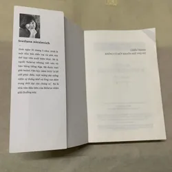 CHIẾN TRANH KHÔNG CÓ MỘT KHUÔN MẶT PHỤ NỮ- SVETLANA ALEXIEVICH 739008