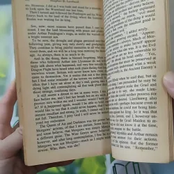 [MIỄN PHÍ BỌC SÁCH] [XƯA] Grail (1997) - Stephen R. Lawhead 1027585