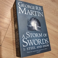 A Storm of Swords 1: Steel and Snow - George R.R. Martin