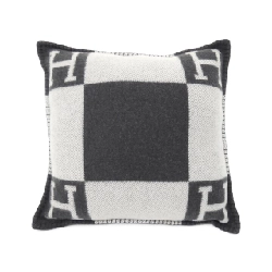 Gối Hermès Avalon PM 50×50 102667M