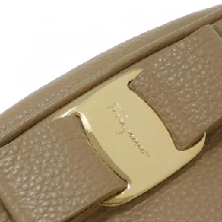 Túi xách vai VARA RWCC 21 H498 của Salvatore Ferragamo 610496