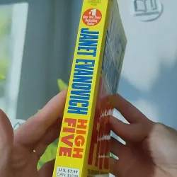 [XƯA] High Five (1999) - Janet Evanovich 1027579