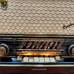 Đài radio cổ Telefunken  3364