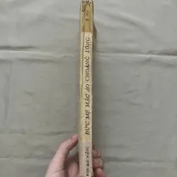 ĐỨC MẸ MẶC ÁO CHOÀNG LÔNG - Sabahattin Ali 993413