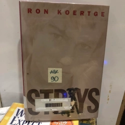 Strays - Ron Koertge (Hardcover)