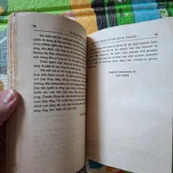 Có gì lạ trong cung Nguyễn? (Song ngữ) 1044680