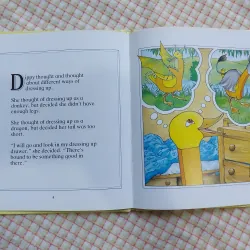 PICTURE BOOK Dippy Duck Dresses Up - BÌA CỨNG 782486