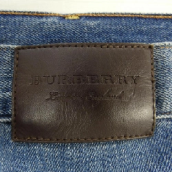 Quần jeans BURBERRY 648163