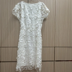 Đầm ren cao cấp 2 lớp màu trắng kem size L hàng mới 